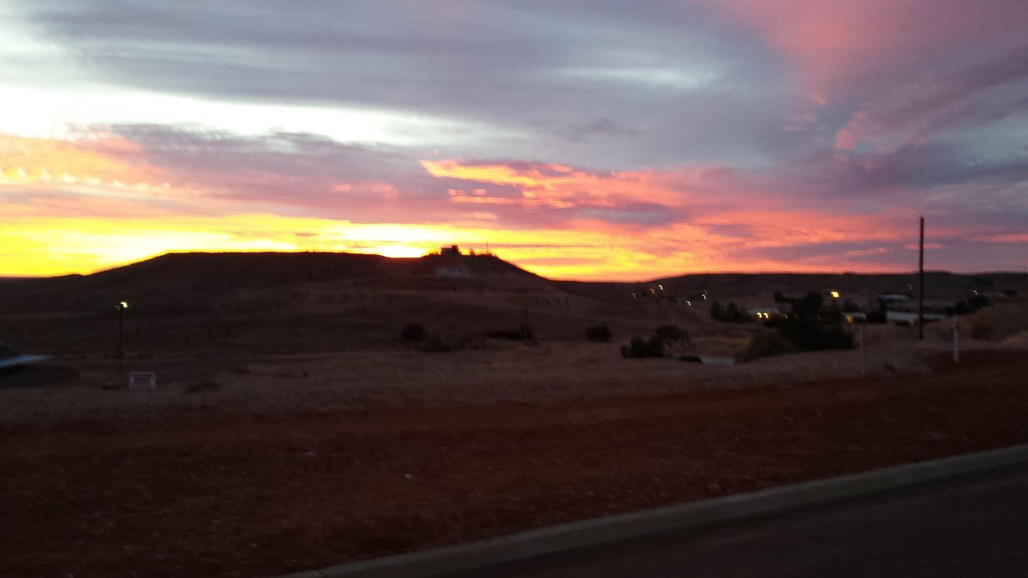 Desert View Apartments Coober Pedy Kültér fotó